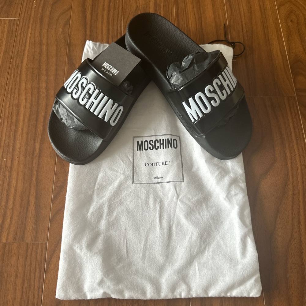 NWOT MOSCHINO COUTURE SLIPPERS